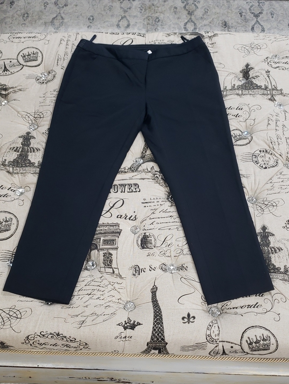 🇨🇦  Amanda & Chelsea  Cropped Dress Pants